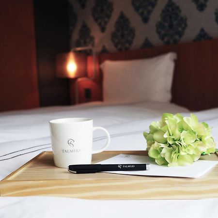 Talmud Hotel Yizhong Đài Trung Ngoại thất bức ảnh
