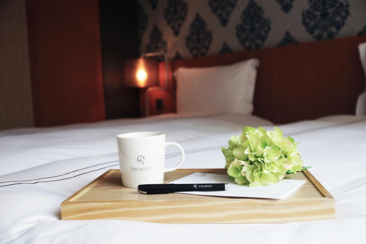 Talmud Hotel Yizhong Đài Trung Ngoại thất bức ảnh